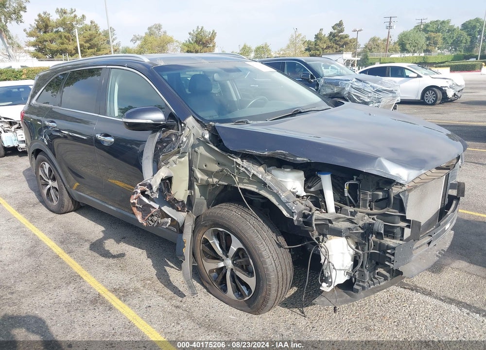 2018 KIA SORENTO 3.3L EX VIN: 5XYPHDA5XJG427786
