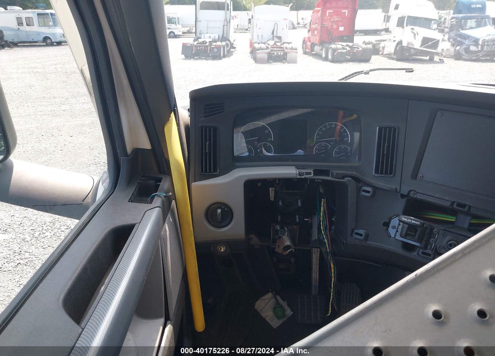2022 FREIGHTLINER NEW CASCADIA 116 VIN: 1FUJHTDV3NLNE2434