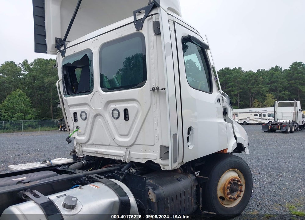 2022 FREIGHTLINER NEW CASCADIA 116 VIN: 1FUJHTDV3NLNE2434