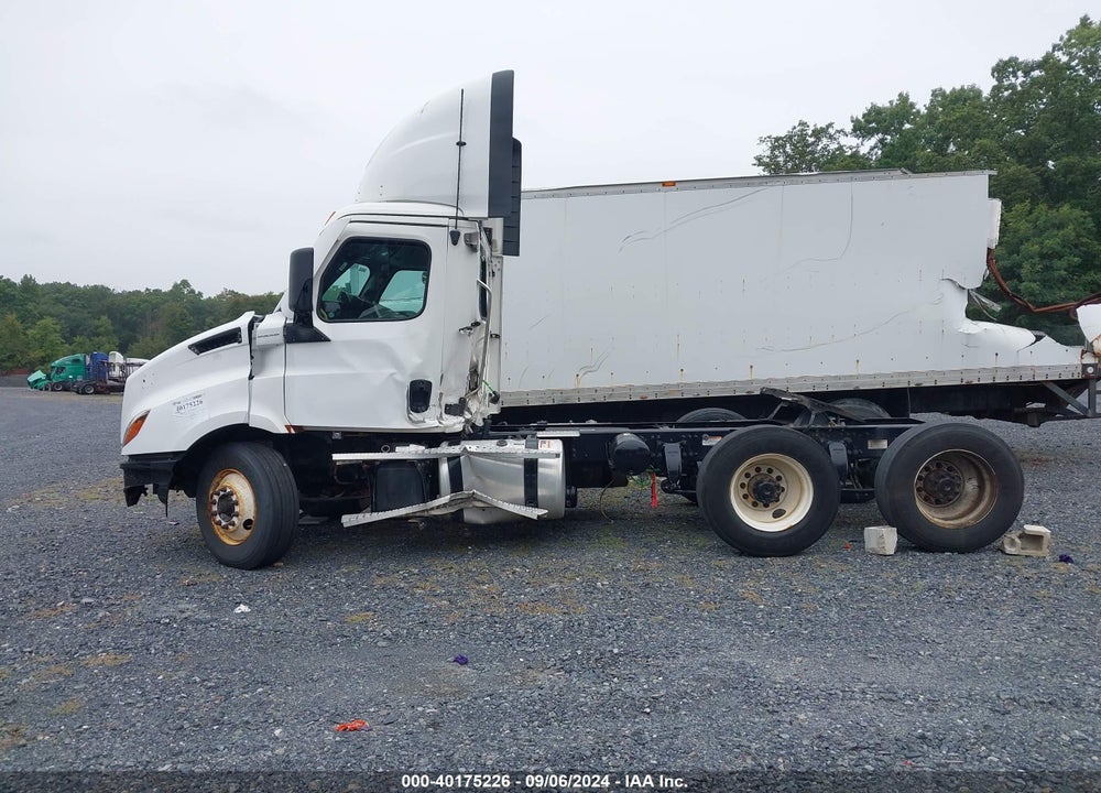 2022 FREIGHTLINER NEW CASCADIA 116 VIN: 1FUJHTDV3NLNE2434