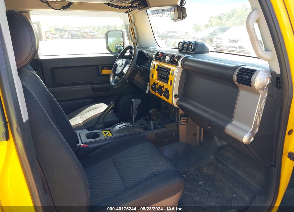 2007 TOYOTA FJ CRUISER VIN: JTEBU11FX70008408