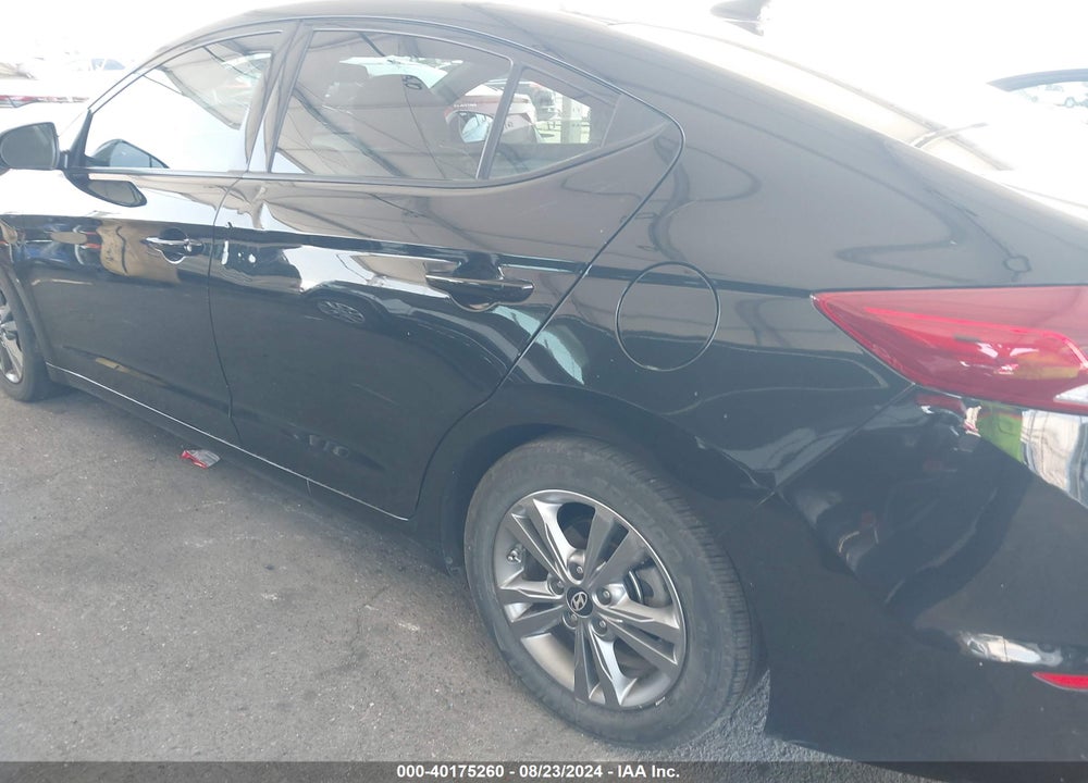 2018 HYUNDAI ELANTRA SEL VIN: 5NPD84LF9JH239634