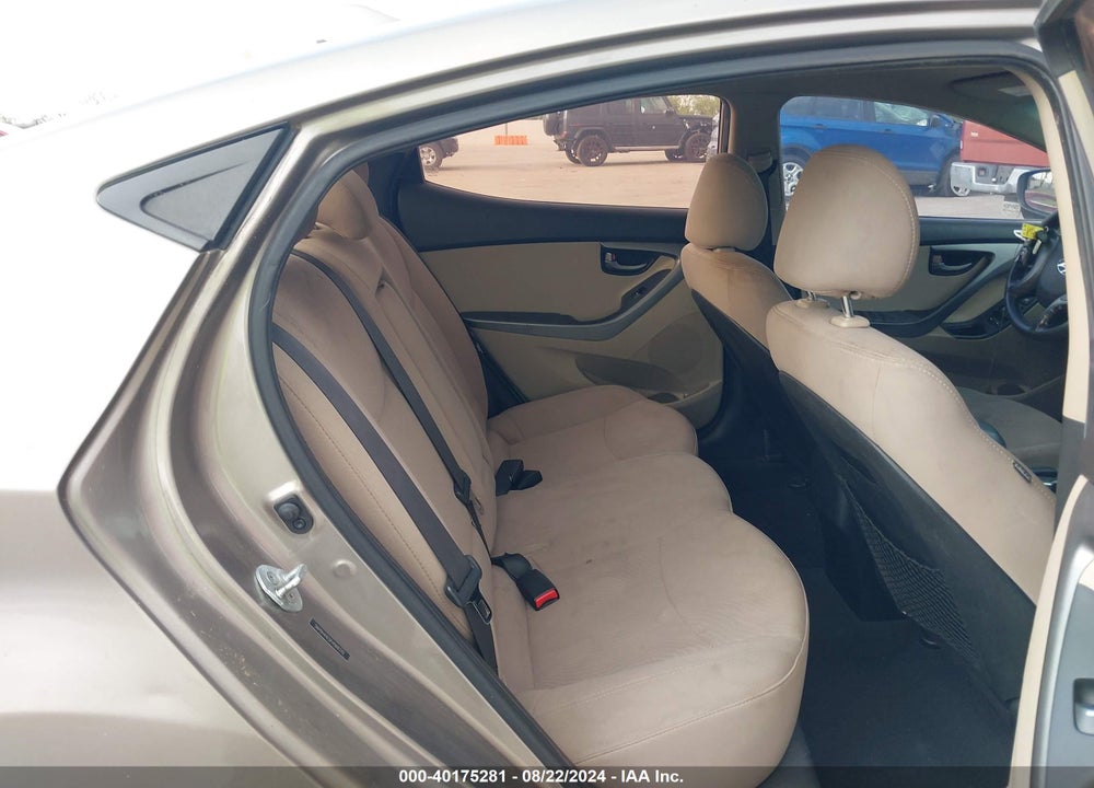 2015 HYUNDAI ELANTRA SE VIN: 5NPDH4AE0FH568370