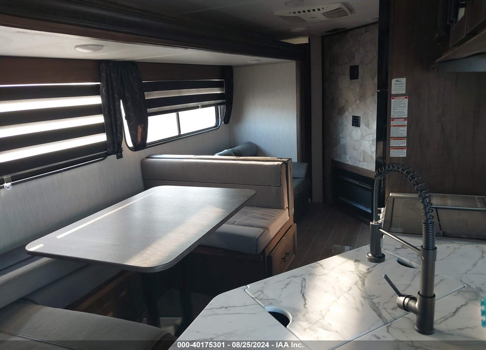 2021 FOREST RIVER GREY WO 27DBH VIN: 4X4TCKC2XMK069098