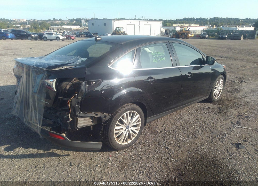2018 FORD FOCUS TITANIUM VIN: 1FADP3J27JL289138