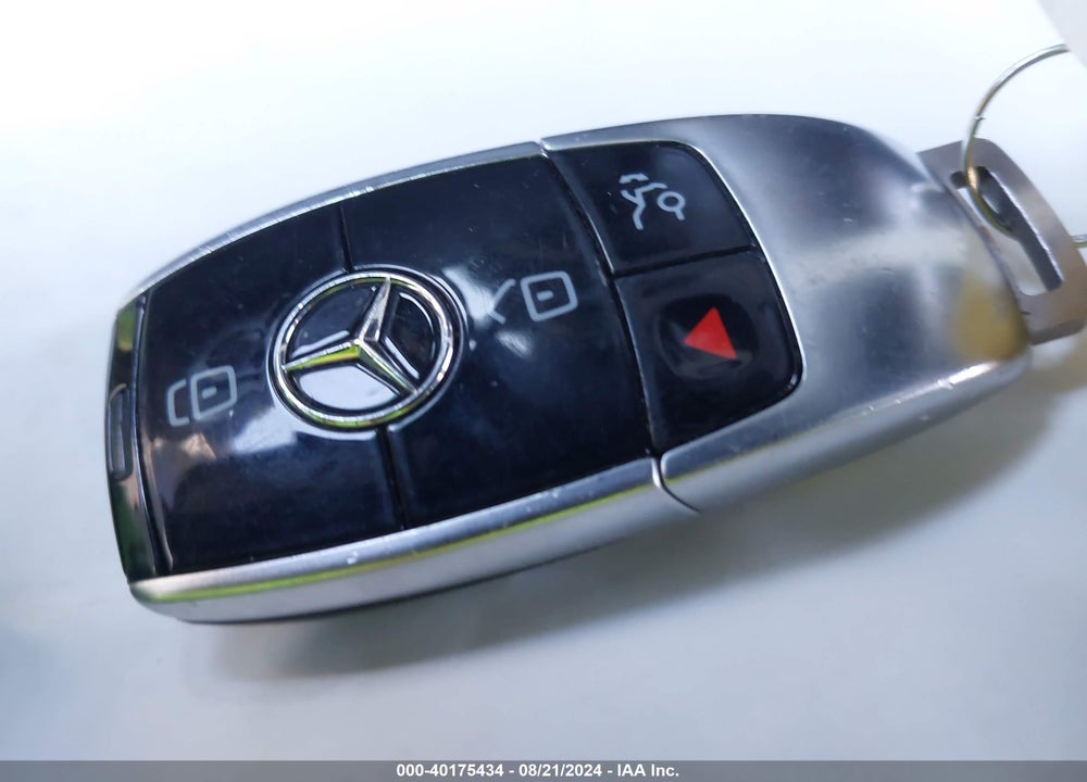 2022 MERCEDES-BENZ E 350 VIN: W1KZF8DB7NB032672