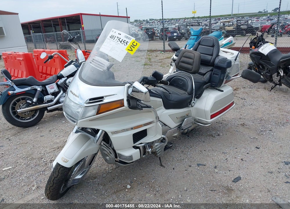 1996 HONDA GL1500 SE12 VIN: 1HFSC2230TA803219