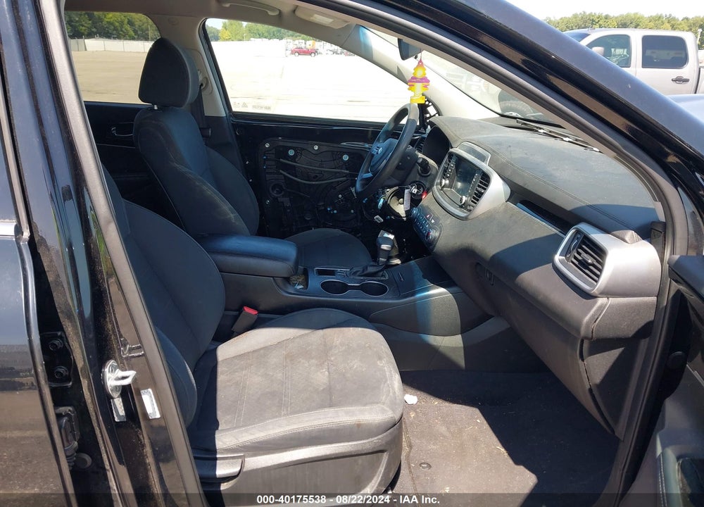 2019 KIA SORENTO 2.4L L VIN: 5XYPG4A30KG581703