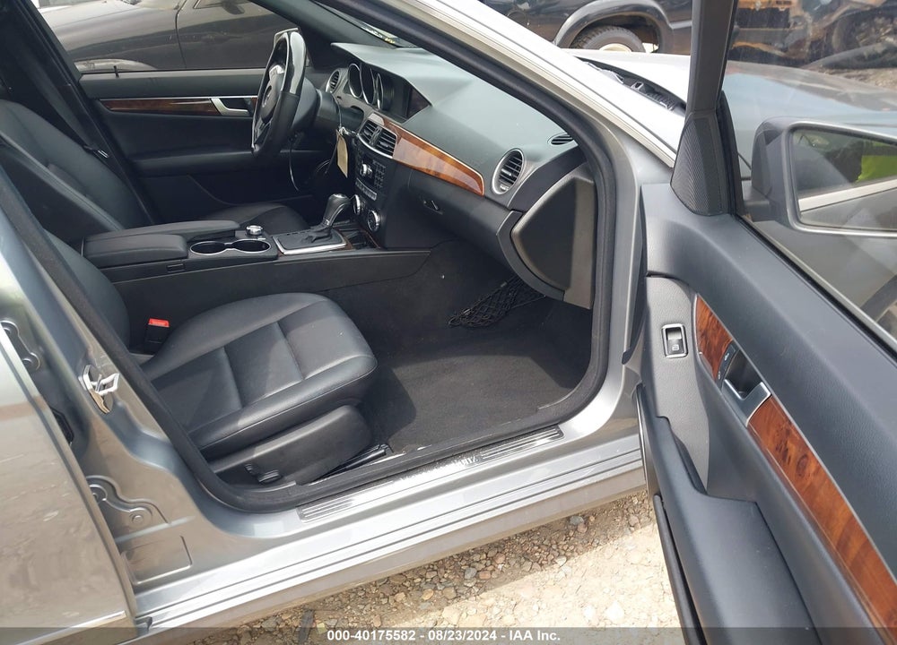 2013 MERCEDES-BENZ C 300 LUXURY 4MATIC/SPORT 4MATIC VIN: WDDGF8ABXDR260912