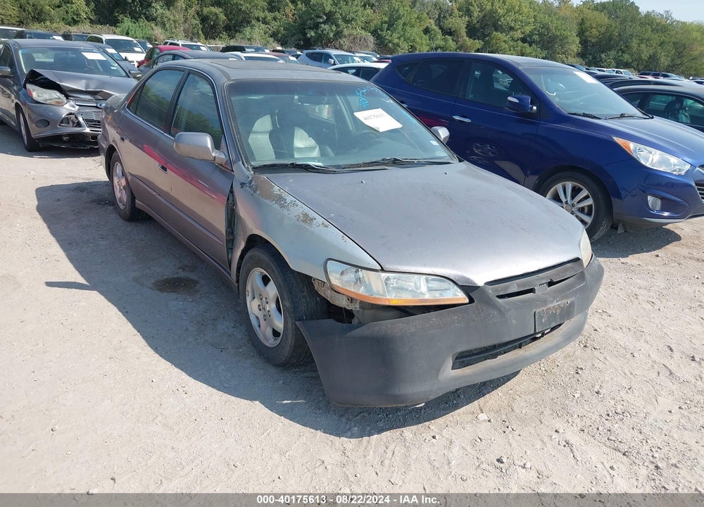 2000 HONDA ACCORD 3.0 EX VIN: 1HGCG165XYA099046