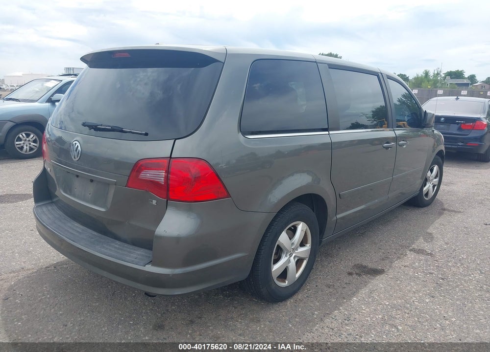 2010 VOLKSWAGEN ROUTAN SE VIN: 2V4RW3D15AR231192