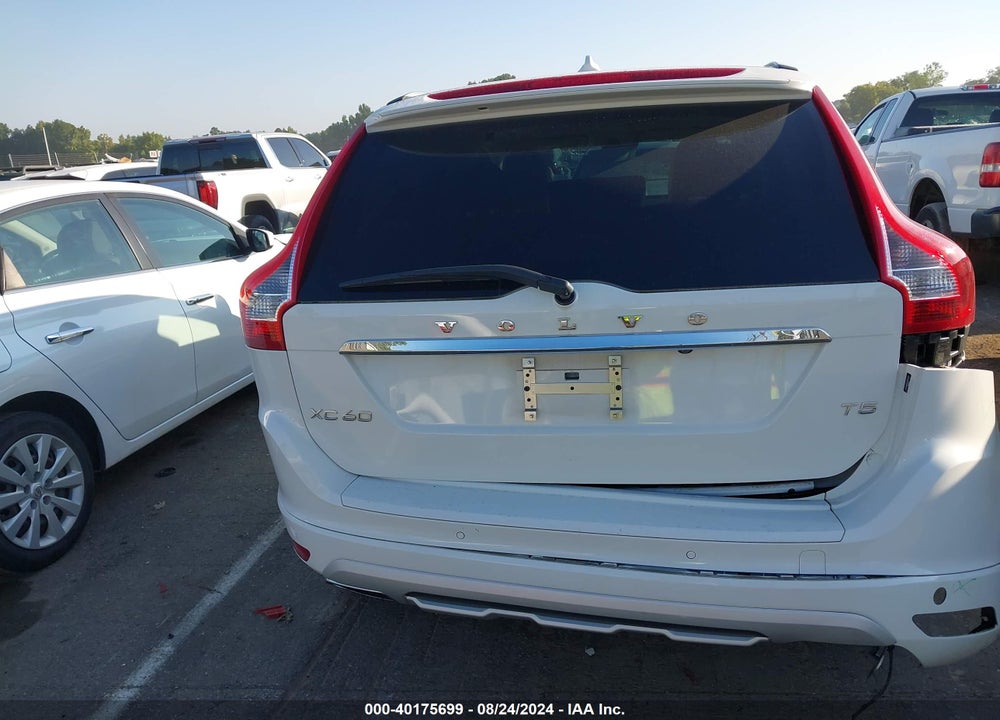 2017 VOLVO XC60 T5 DYNAMIC VIN: YV440MDR1H2225445