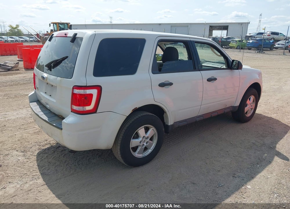 2010 FORD ESCAPE XLS VIN: 1FMCU0C72AKC66440
