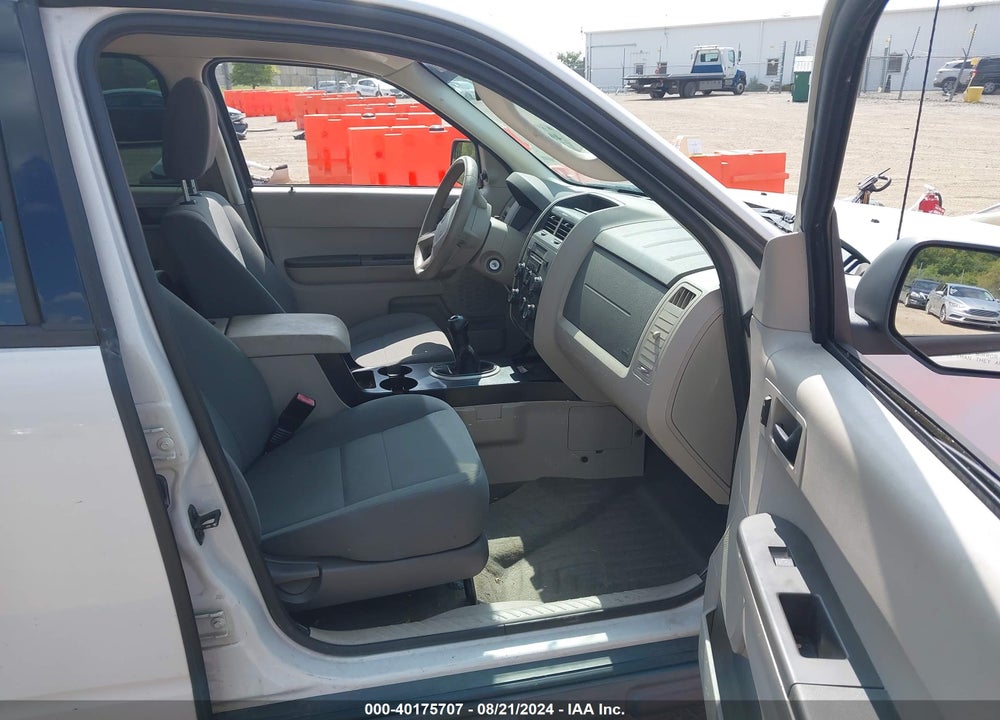 2010 FORD ESCAPE XLS VIN: 1FMCU0C72AKC66440