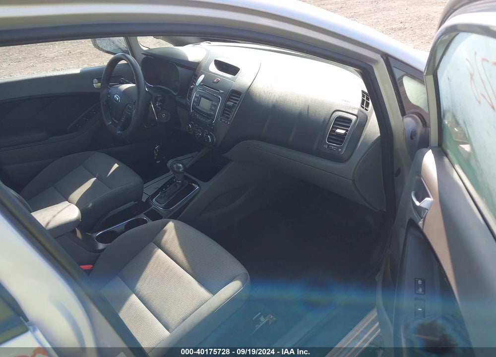 2017 KIA FORTE LX VIN: 3KPFK4A78HE130408