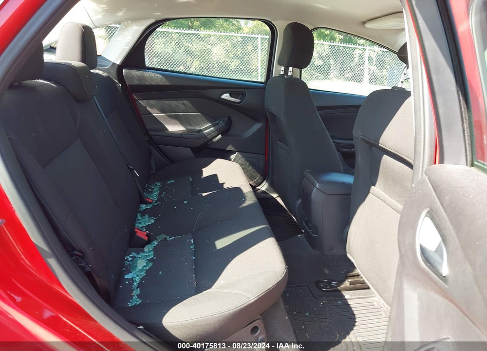2015 FORD FOCUS SE VIN: 1FADP3F27FL277748