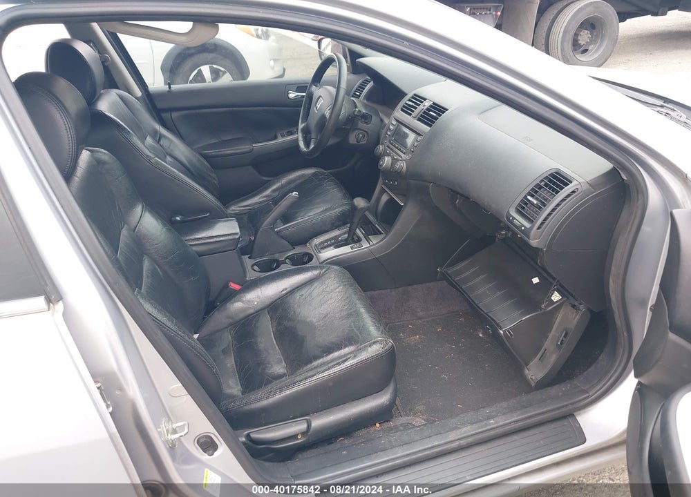2004 HONDA ACCORD 2.4 EX VIN: 1HGCM568X4A023198