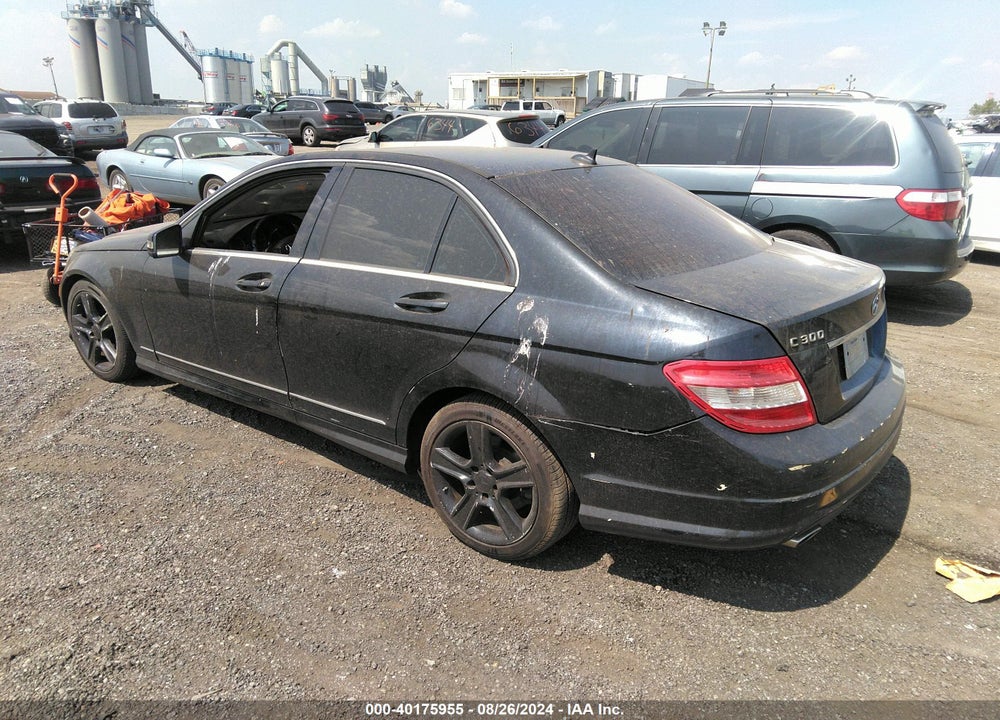 2011 MERCEDES-BENZ C 300 LUXURY 4MATIC/SPORT 4MATIC VIN: WDDGF8BB5BR158588