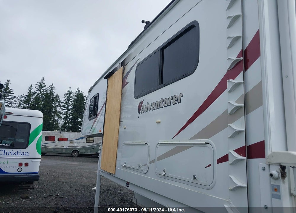 2016 ADVENTURE 910DB VIN: 17716