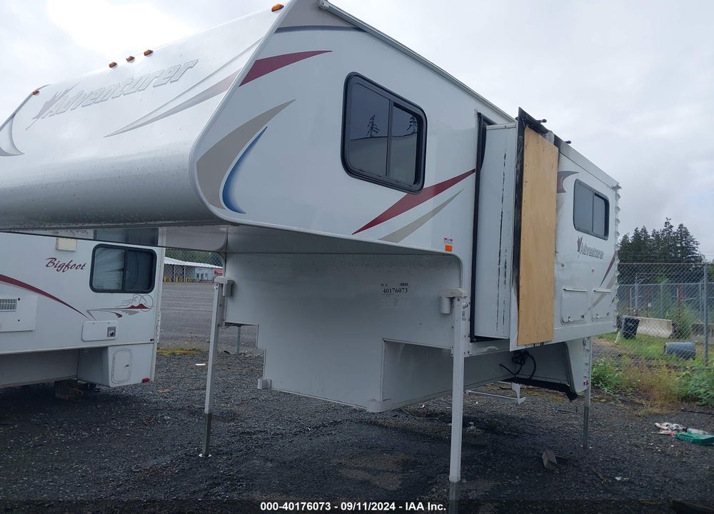 2016 ADVENTURE 910DB VIN: 17716