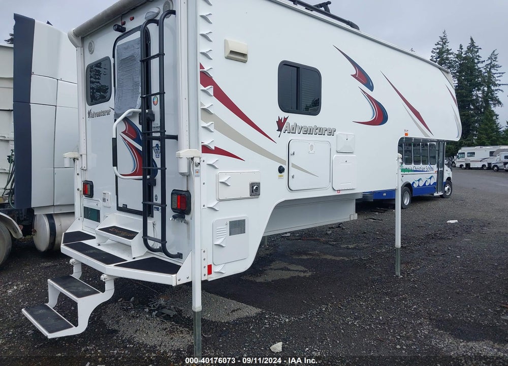 2016 ADVENTURE 910DB VIN: 17716