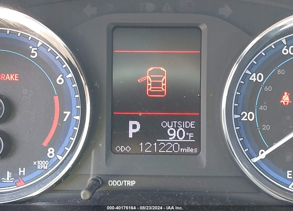 2018 TOYOTA COROLLA LE VIN: 2T1BURHE7JC105420