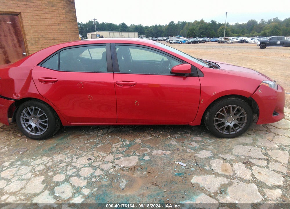 2018 TOYOTA COROLLA LE VIN: 2T1BURHE7JC105420