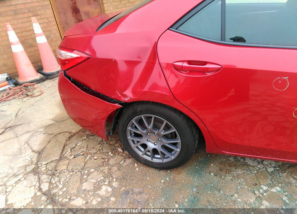 2018 TOYOTA COROLLA LE VIN: 2T1BURHE7JC105420