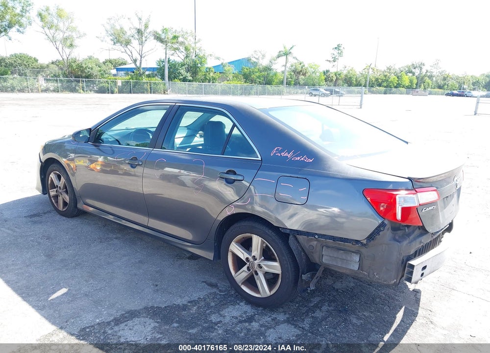 2014 TOYOTA CAMRY SE VIN: 4T1BF1FK9EU372308