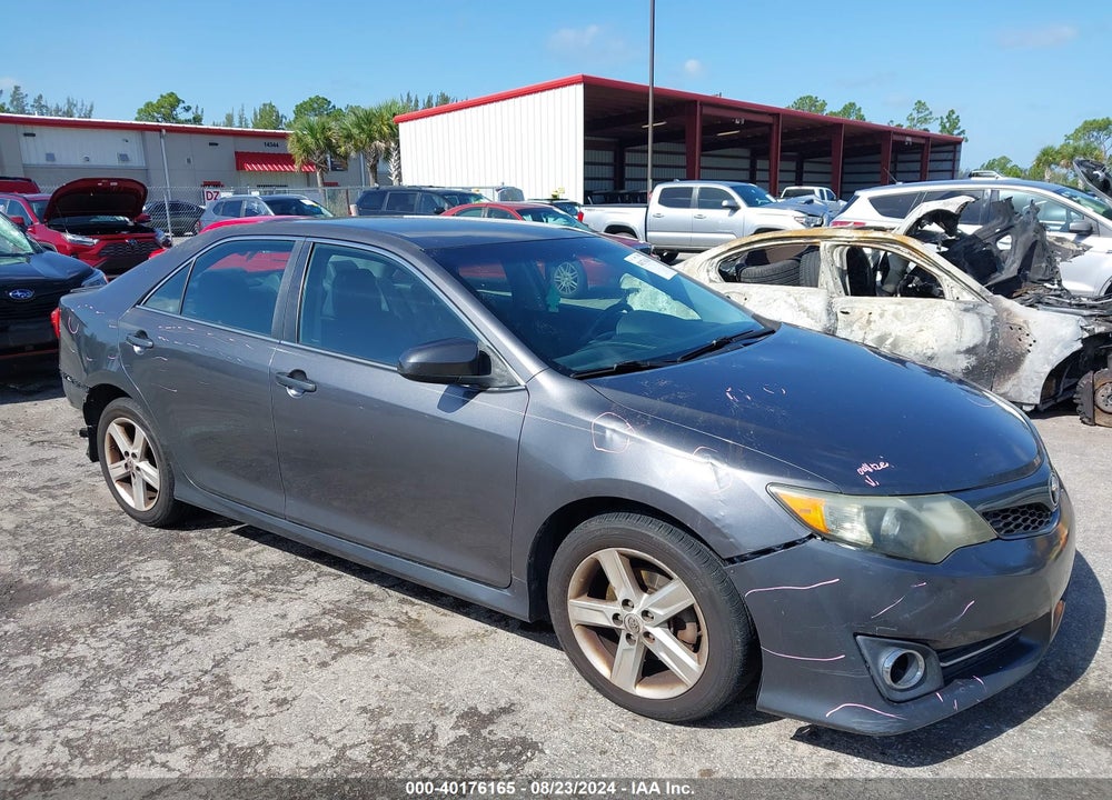 2014 TOYOTA CAMRY SE VIN: 4T1BF1FK9EU372308
