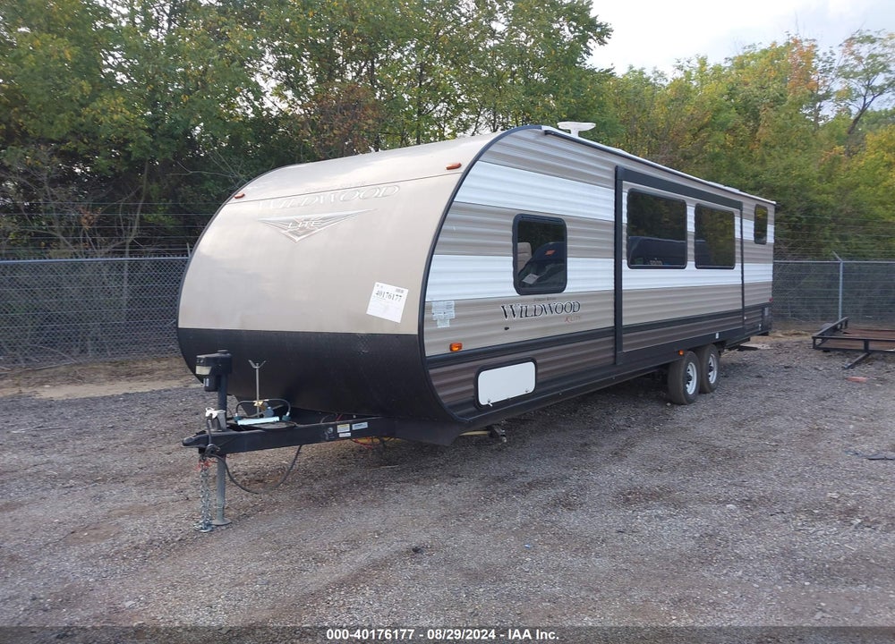2019 FOREST RIVER WILWOOD 32' TRAVEL TRAILER VIN: 4X4TWDB21K7363560