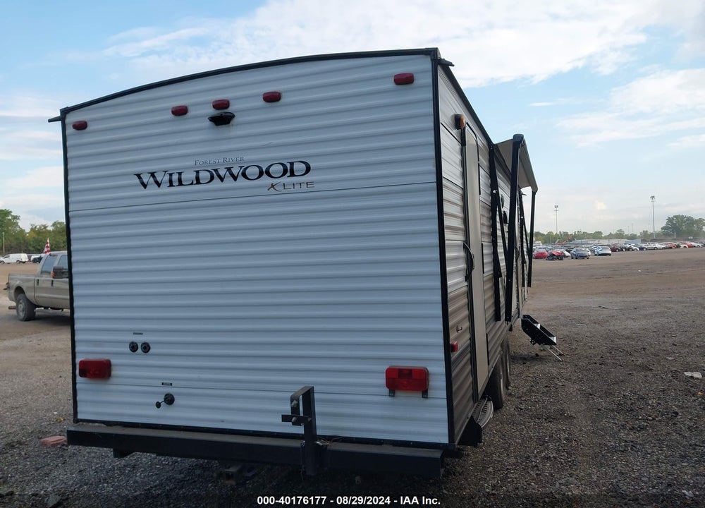 2019 FOREST RIVER WILWOOD 32' TRAVEL TRAILER VIN: 4X4TWDB21K7363560