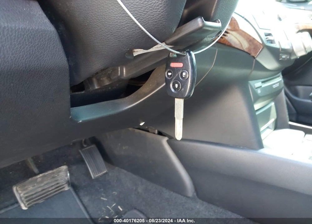2011 HONDA ACCORD 3.5 EX-L VIN: 1HGCP3F85BA020069
