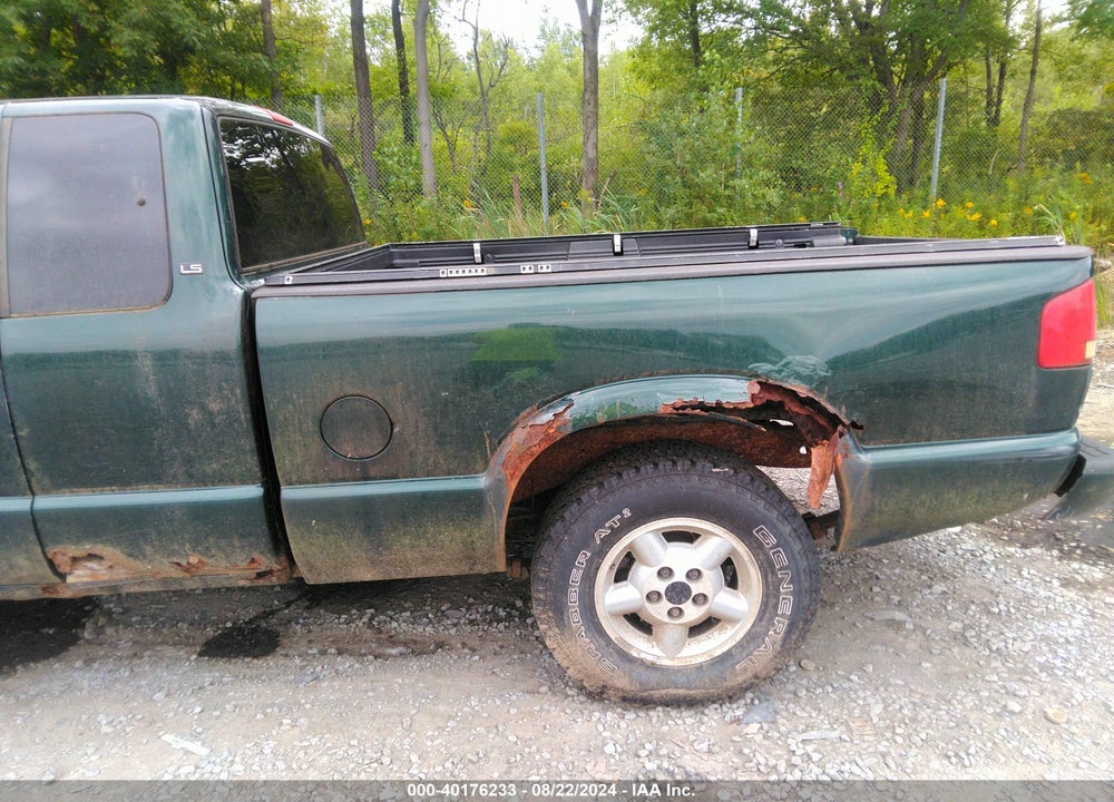 2003 CHEVROLET S-10 LS VIN: 1GCDT19X238194051