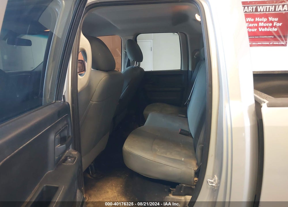 2019 RAM 1500 CLASSIC TRADESMAN QUAD CAB 4X2 6'4 BOX VIN: 1C6RR6FGXKS552687