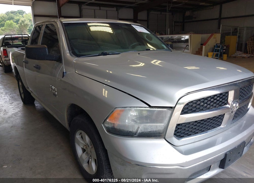 2019 RAM 1500 CLASSIC TRADESMAN QUAD CAB 4X2 6'4 BOX VIN: 1C6RR6FGXKS552687