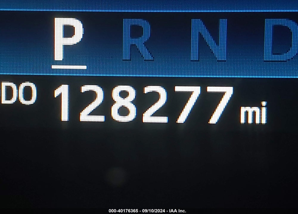 2016 TOYOTA TUNDRA SR5 5.7L V8 VIN: 5TFDW5F15GX548509
