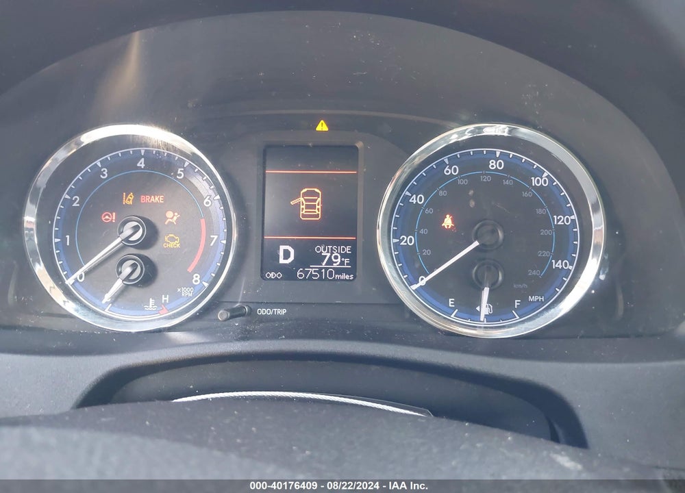 2018 TOYOTA COROLLA LE VIN: 2T1BURHE2JC108757