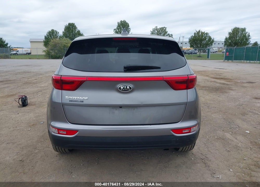 2018 KIA SPORTAGE LX VIN: KNDPMCAC4J7447856