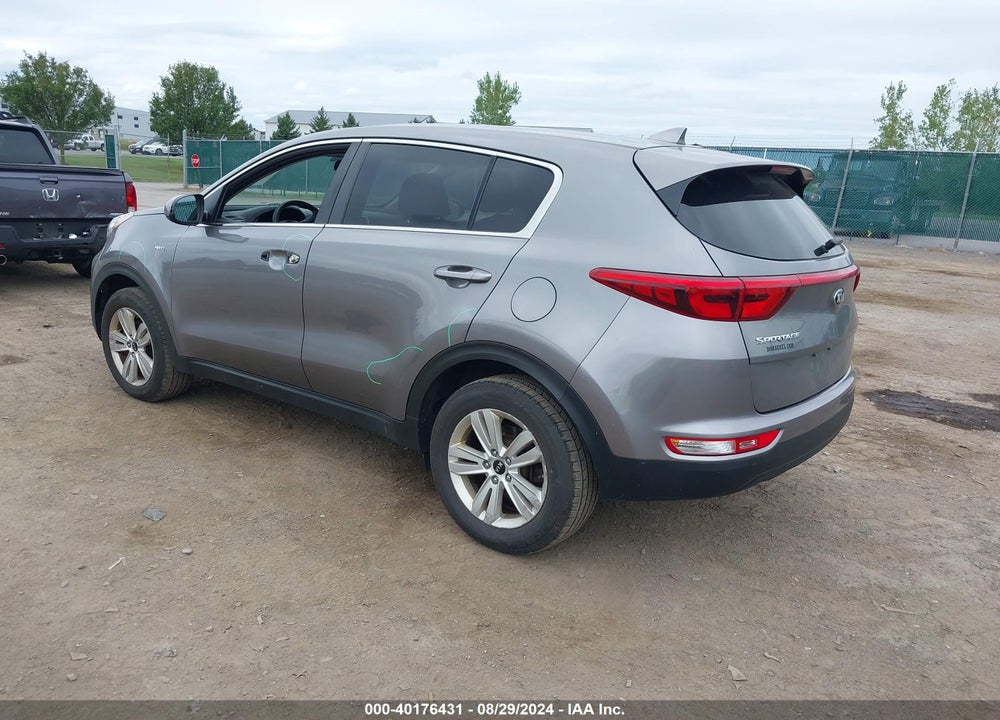 2018 KIA SPORTAGE LX VIN: KNDPMCAC4J7447856