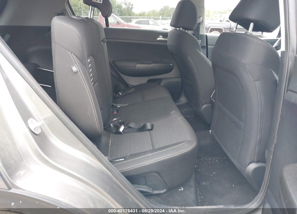 2018 KIA SPORTAGE LX VIN: KNDPMCAC4J7447856