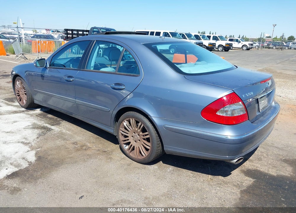 2007 MERCEDES-BENZ E 550 VIN: WDBUF72X07B052499