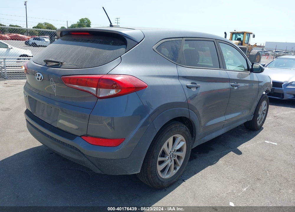 2017 HYUNDAI TUCSON SE VIN: KM8J23A46HU526330