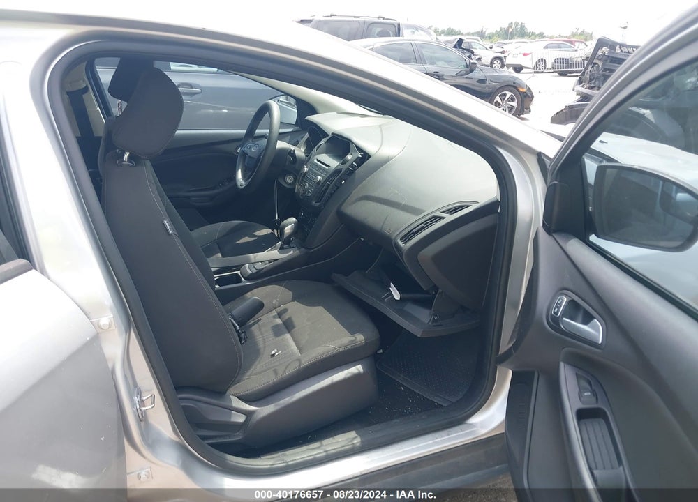 2017 FORD FOCUS SE VIN: 1FADP3K21HL244317