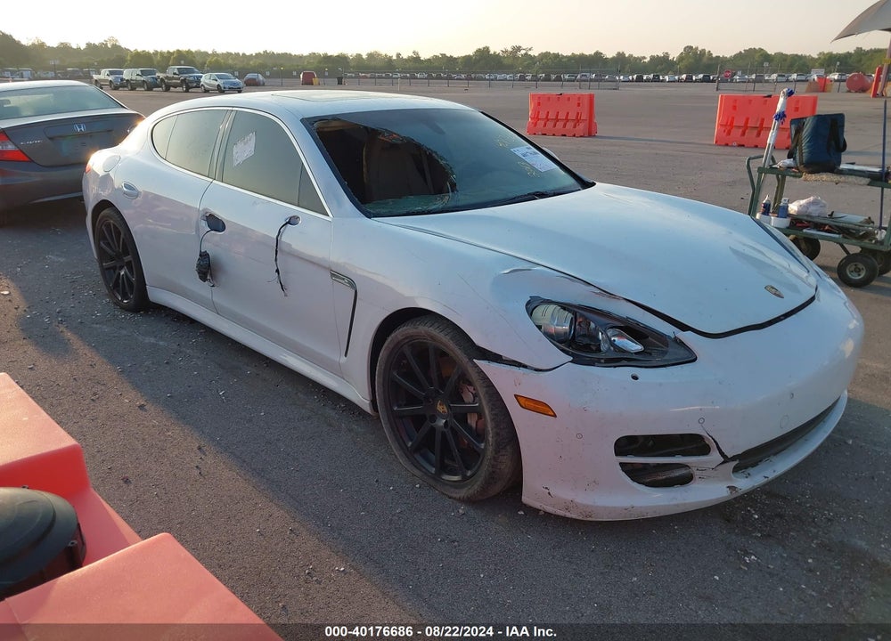 2013 PORSCHE PANAMERA S VIN: WP0AB2A78DL060070