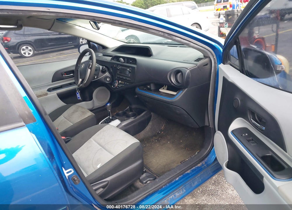 2013 TOYOTA PRIUS C TWO VIN: JTDKDTB37D1044504