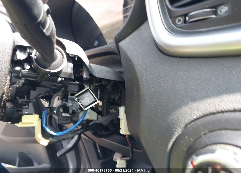 2019 KIA SORENTO 2.4L LX VIN: 5XYPGDA32KG572128