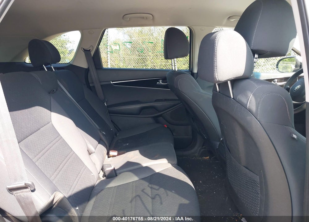 2019 KIA SORENTO 2.4L LX VIN: 5XYPGDA32KG572128