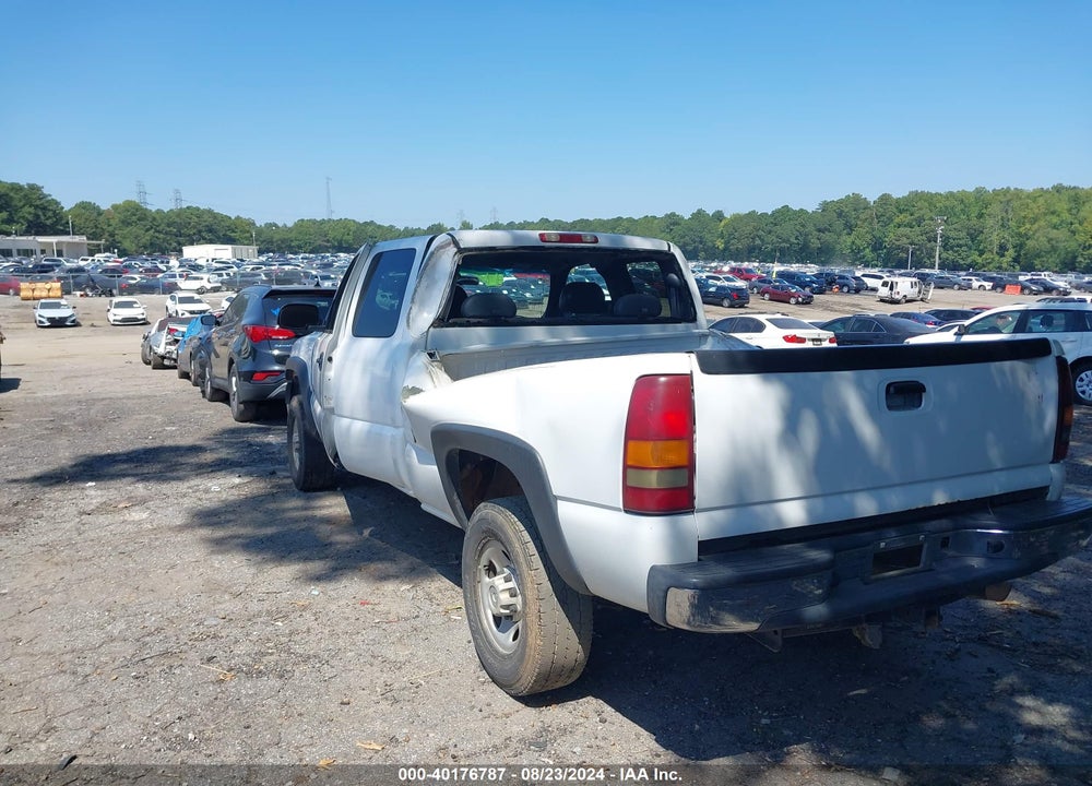 2002 CHEVROLET SILVERADO 2500HD VIN: 1GCHC29U92Z117053