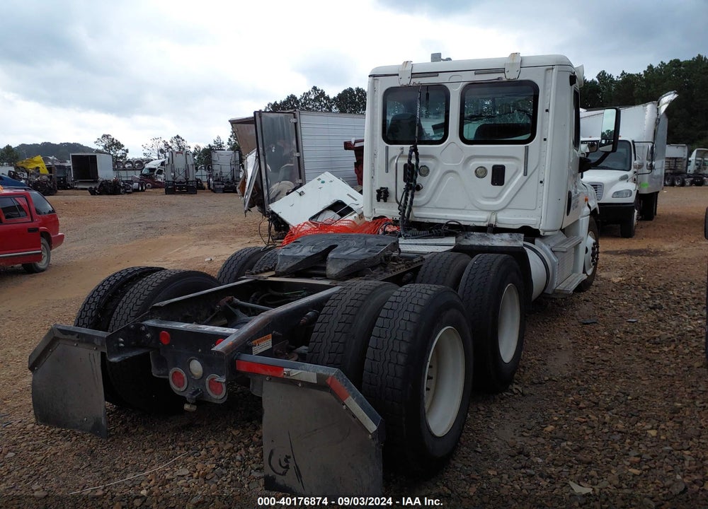 2014 FREIGHTLINER CASCADIA 125 VIN: 3AKJGEDV2ESFJ5543
